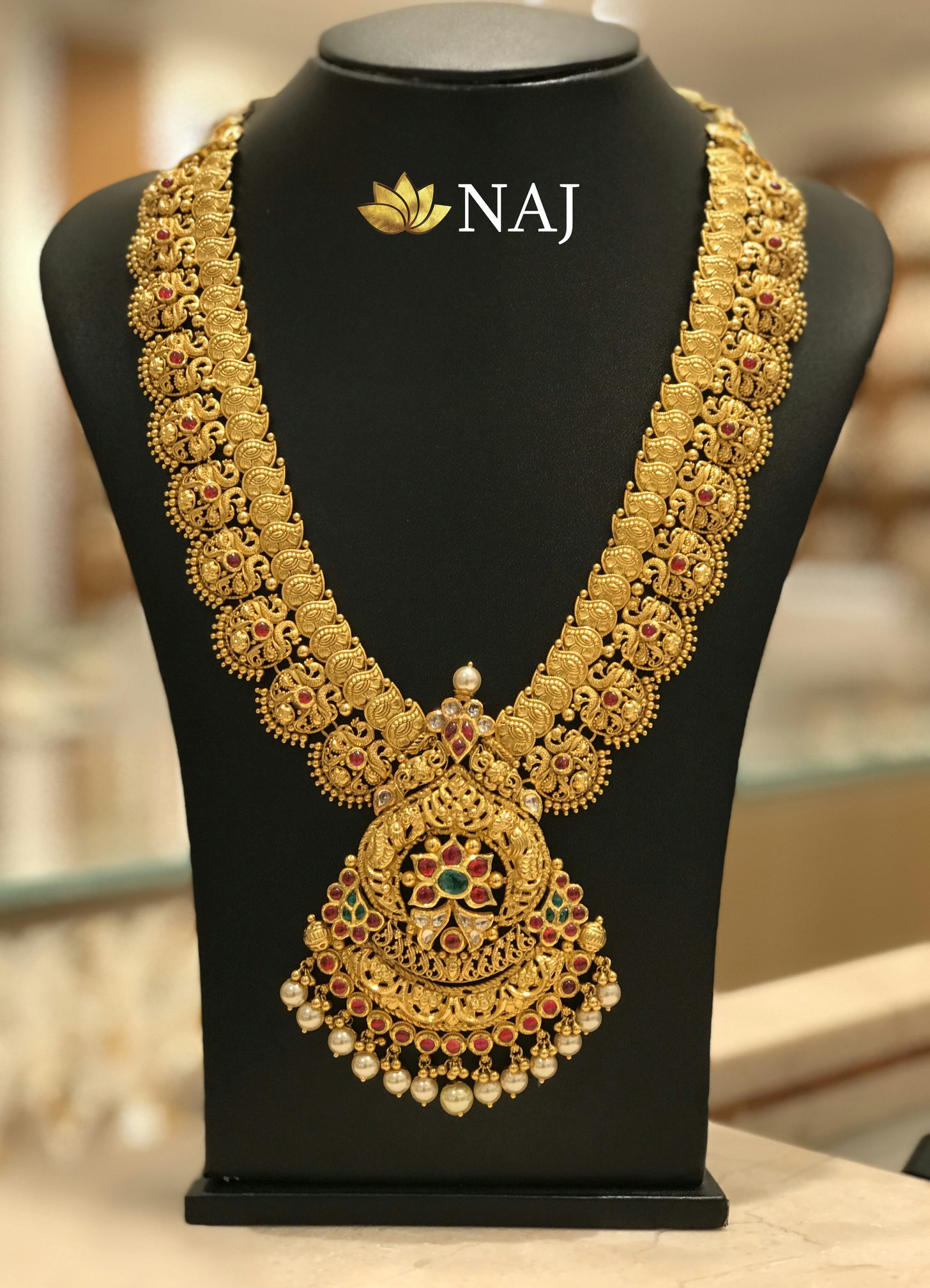 21 Most Beautiful Traditional Gold Necklace And Haram Designs • South India Jewels 