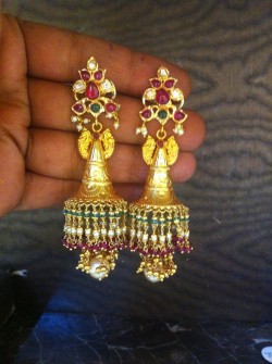 south-indian-gold-jhumka-designs (5)