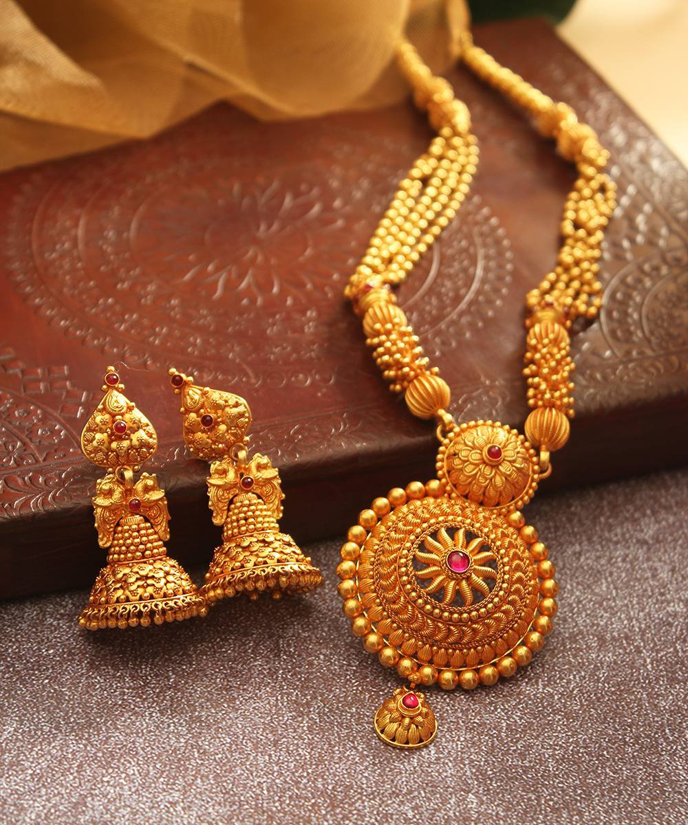 Latest necklace set on sale design