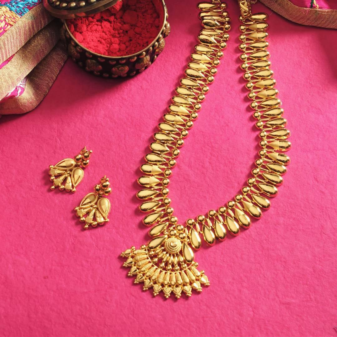 Gold Necklace Set Designs