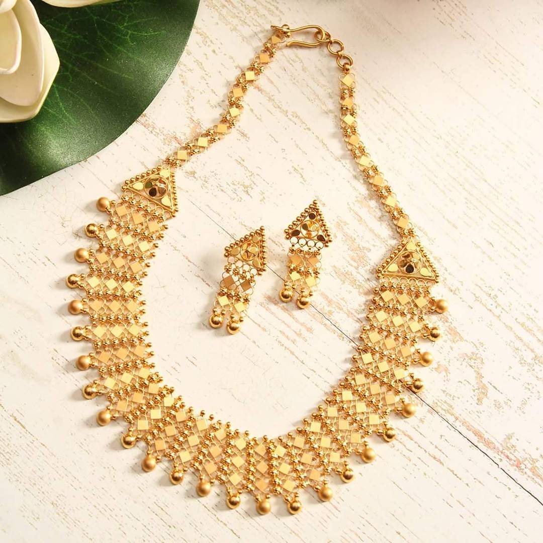 Gold Necklace Set Designs