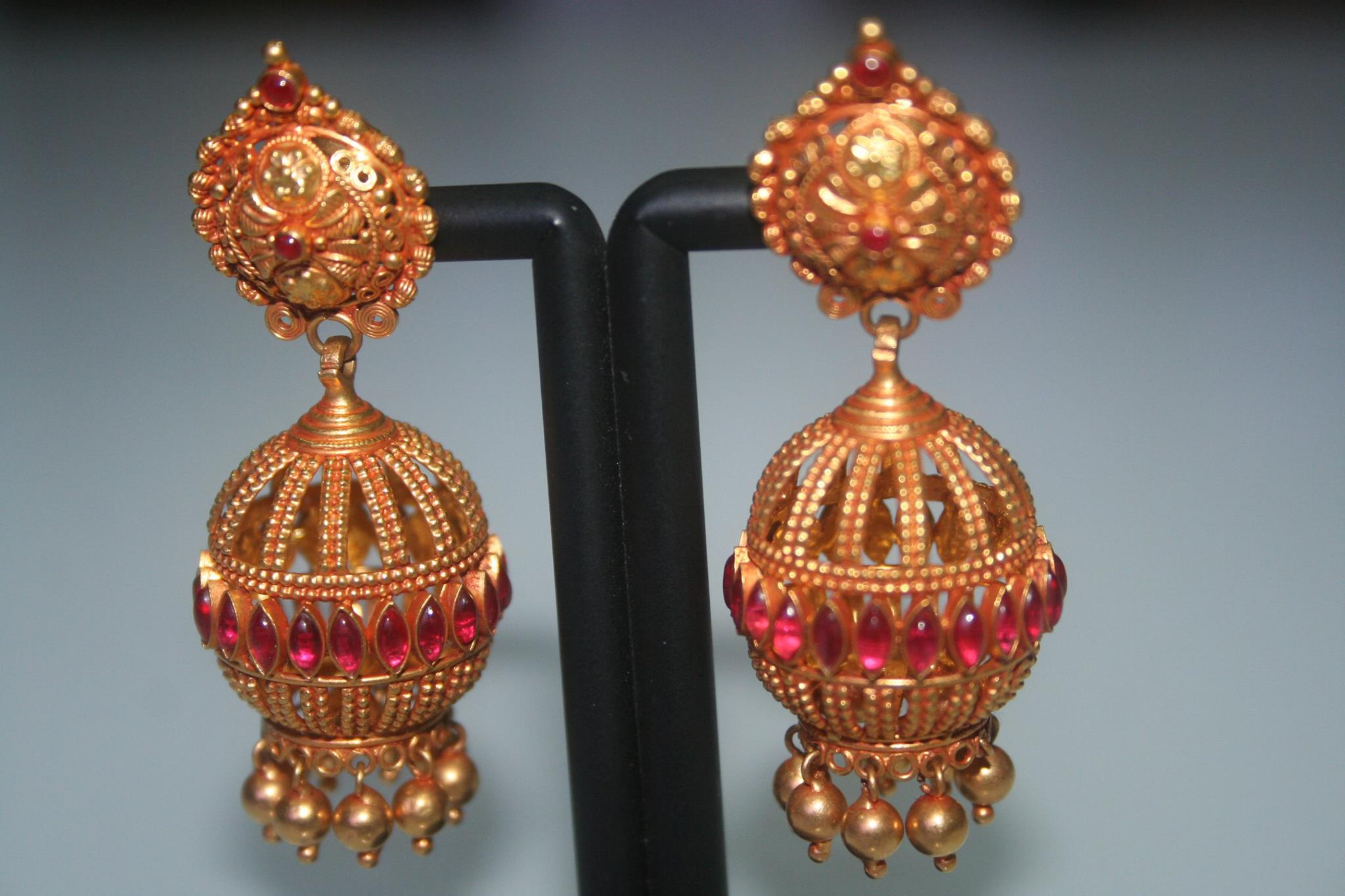 21 Gorgeous South Indian Style Gold Jhumka Designs • South India Jewels