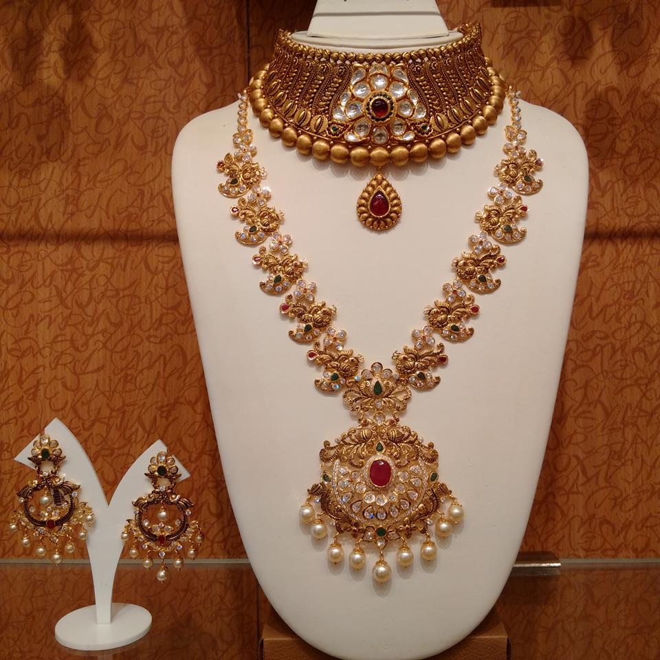 traditional gold necklace set