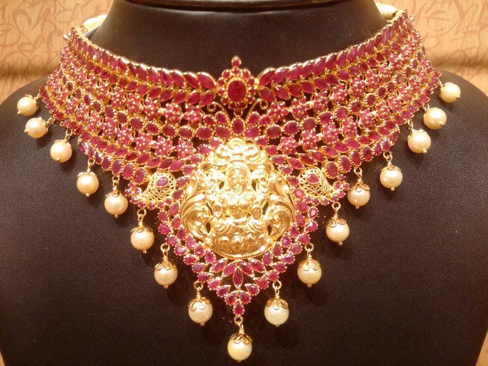 Gold Jewellery Sets For Marriage