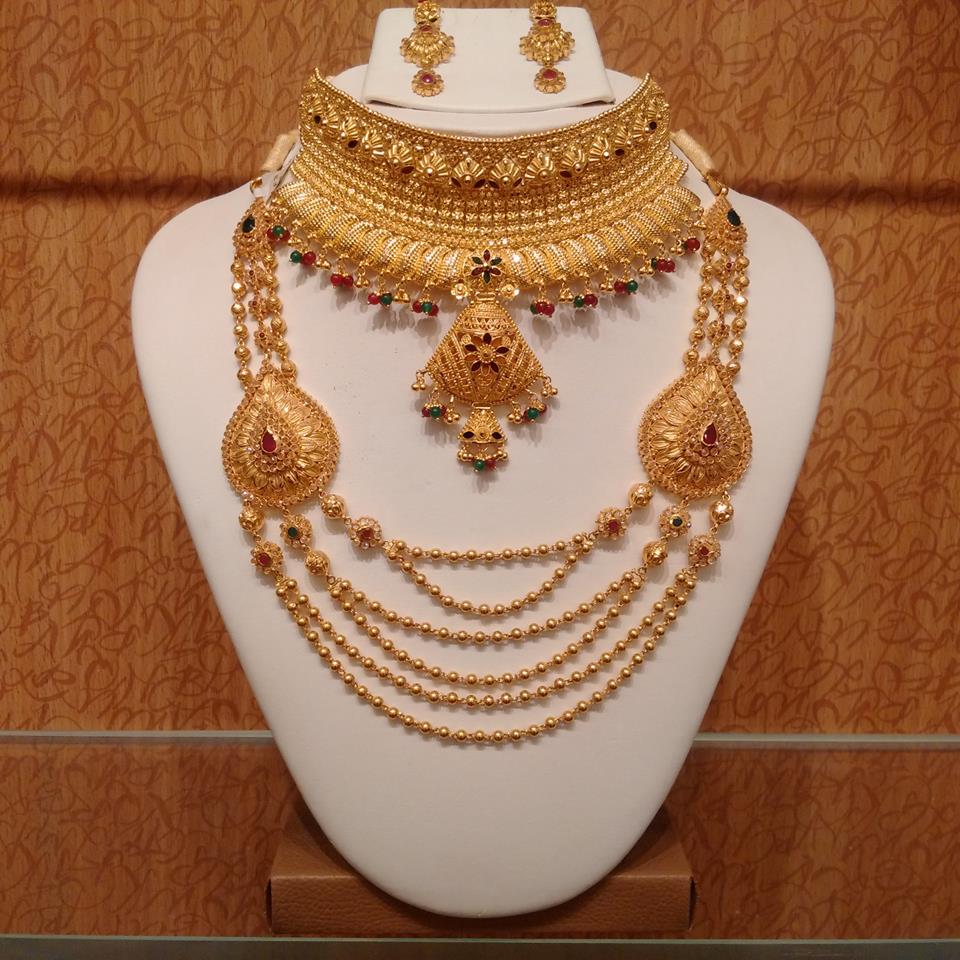 21 Traditional Gold Jewelry Set Designs For Marriage