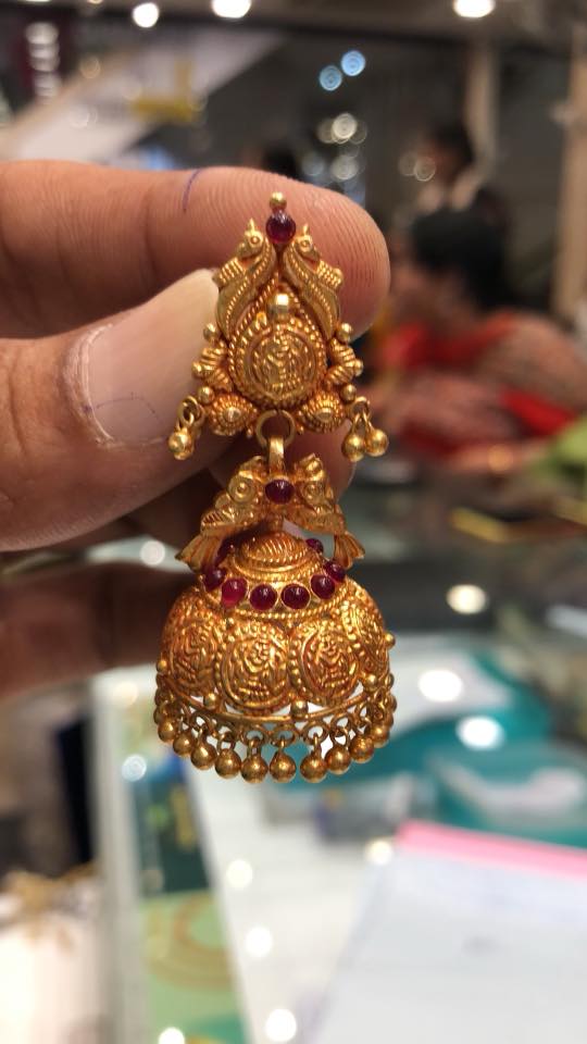 beautiful designs of gold jhumkas