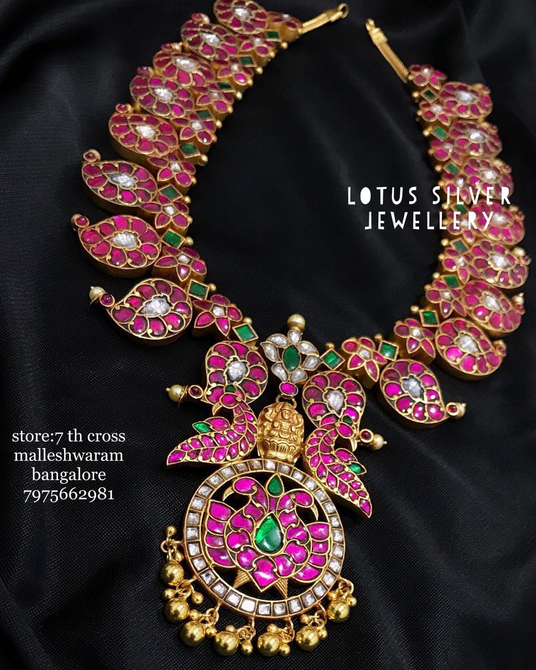beautiful necklace images