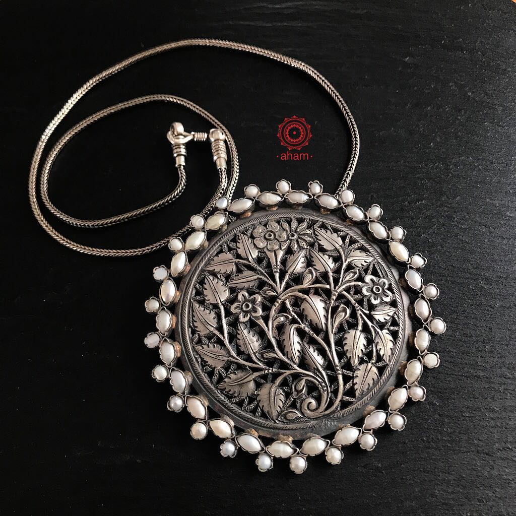 Silver necklace sets