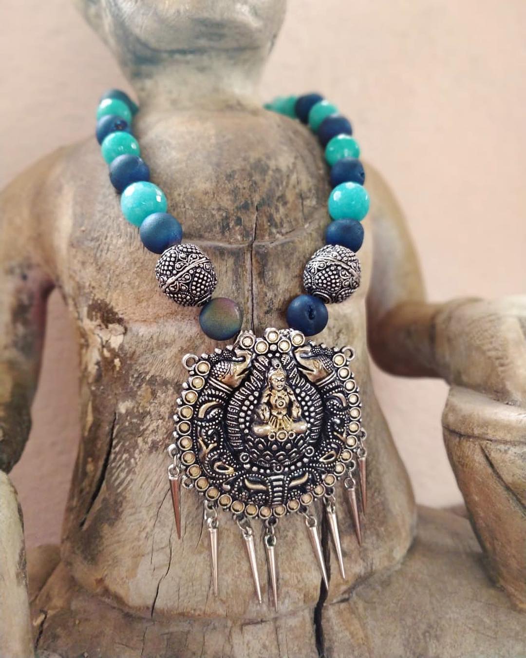 Beautiful Blue Bead Jewelry Ideas