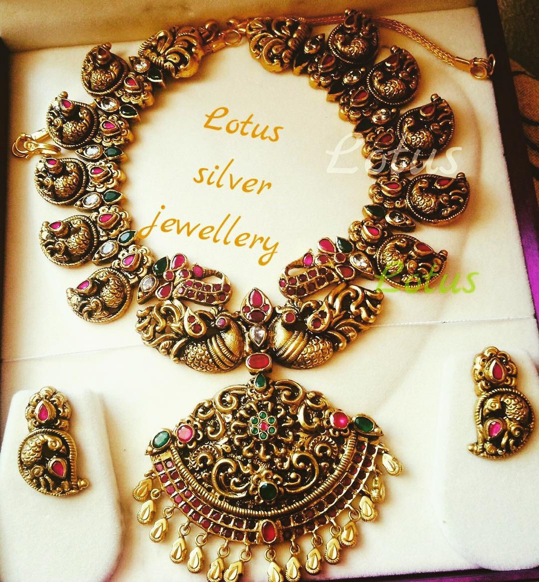 traditional choker necklace designs