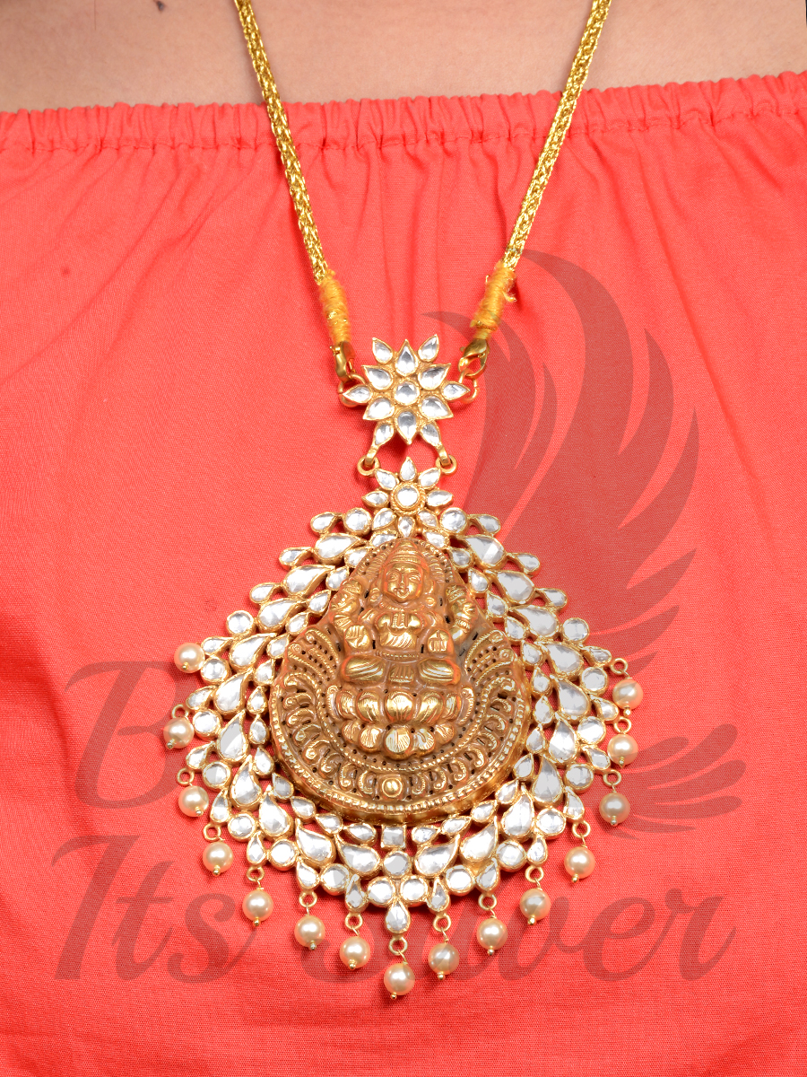 Traditional Antique Pendant Designs