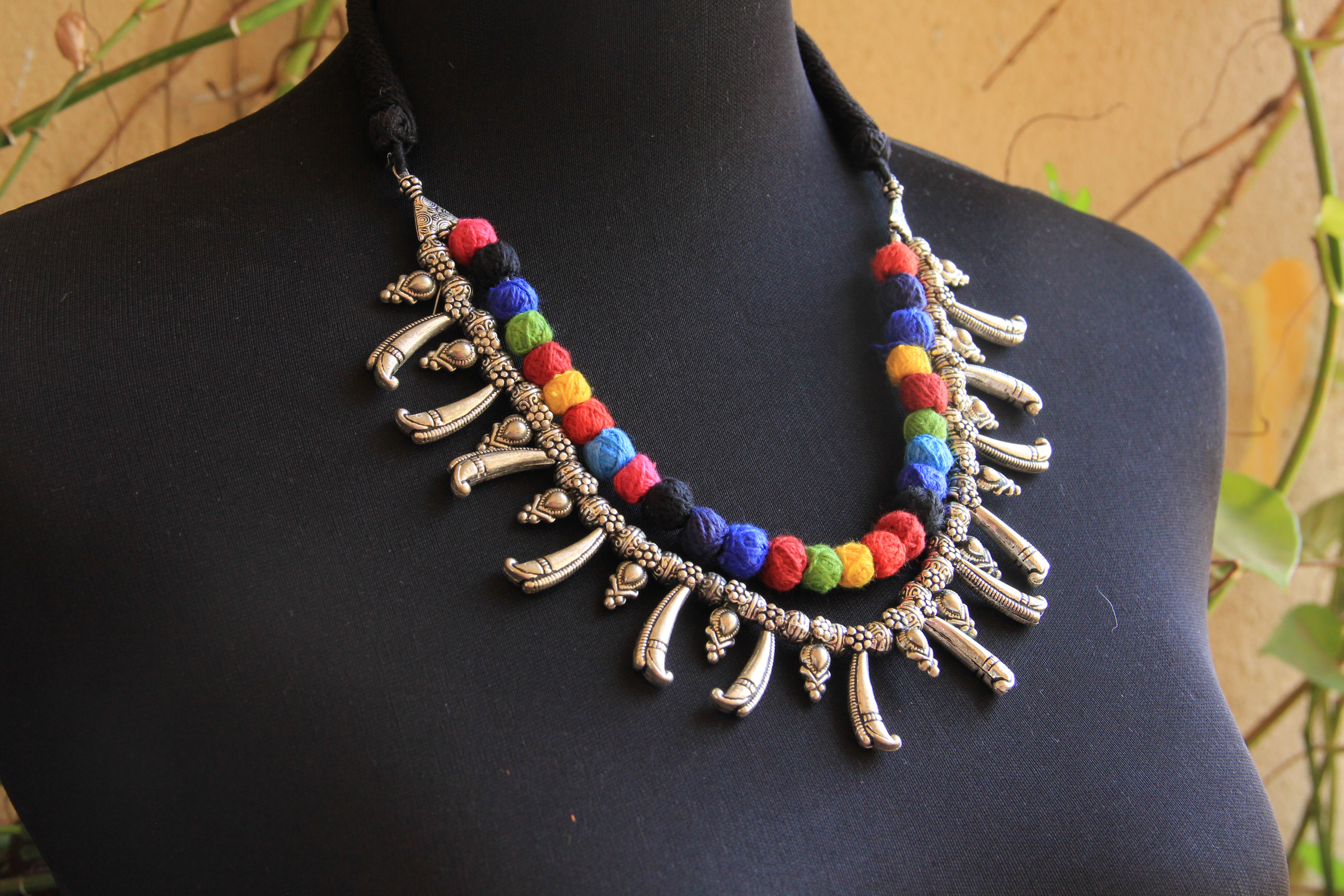 thread necklace designs