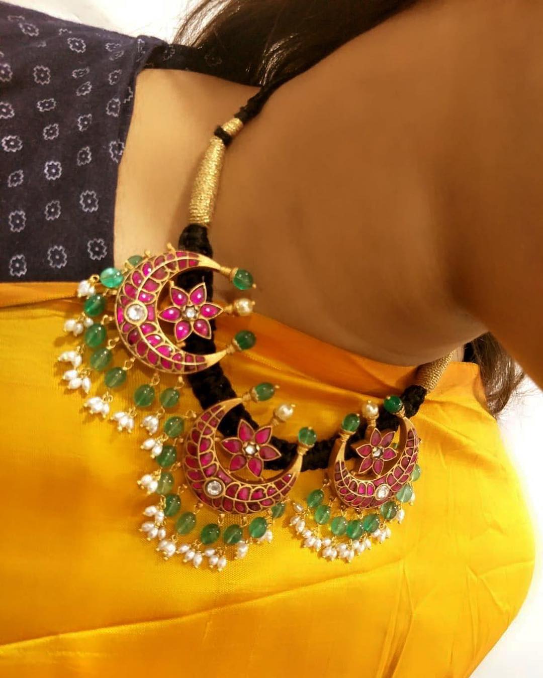 bold-antique-jewellery-collections (15)