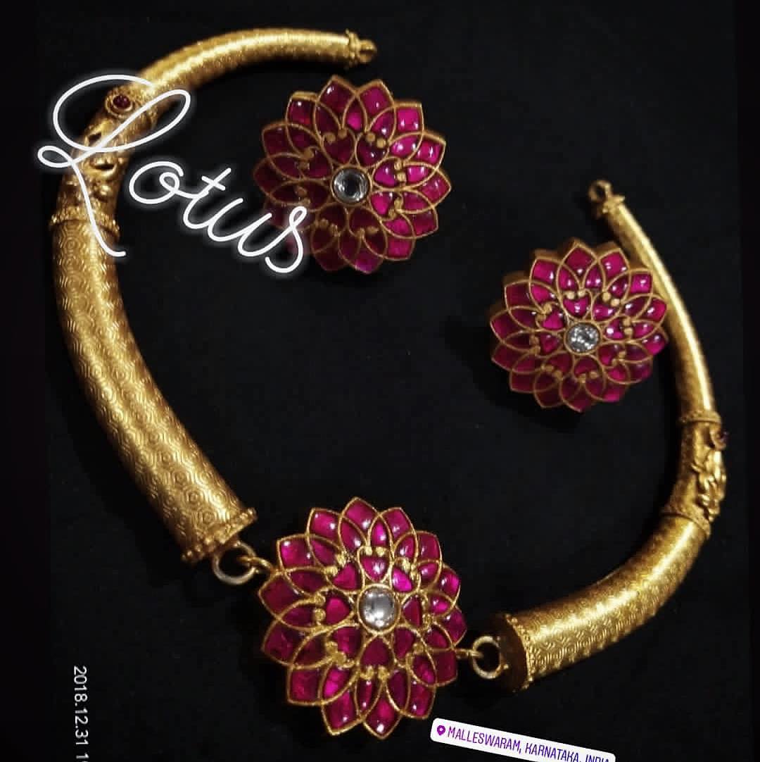 bold-antique-jewellery-collections (15)