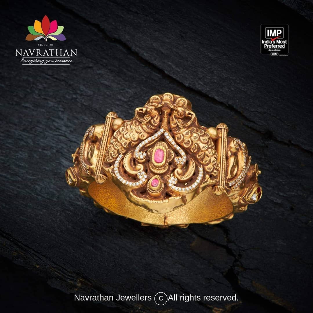 gold-heritage-jewellery-collections-2019 (3)