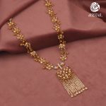 This Brand Has Exotic Gold Statement Jewellery Collections