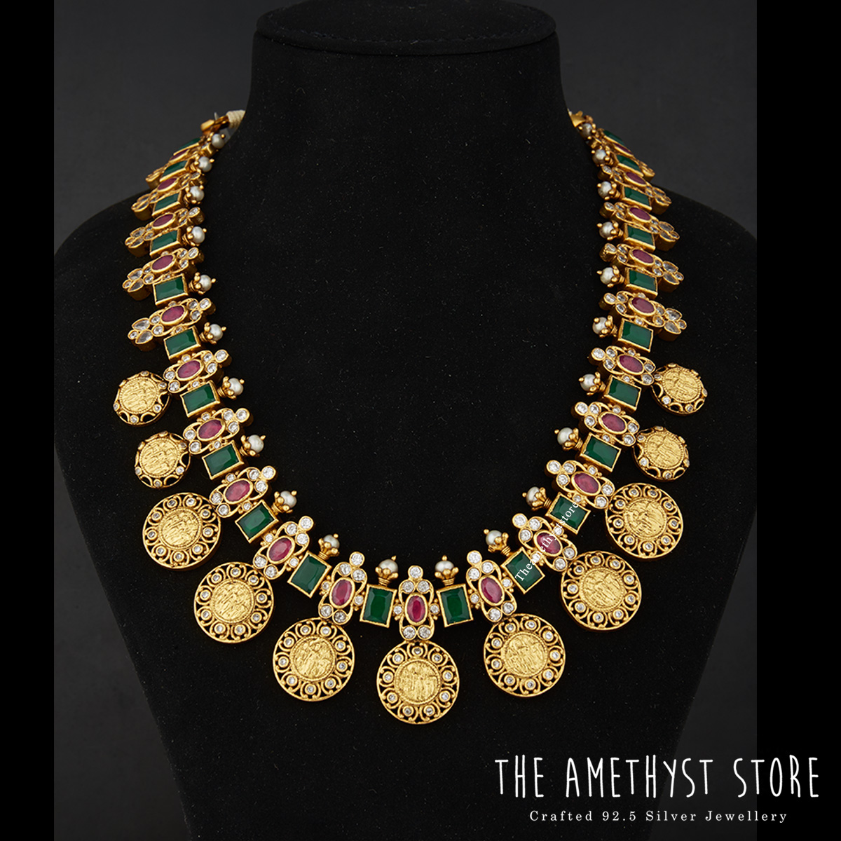 traditional-south-indian-bridal-jewellery-collections-online (1)