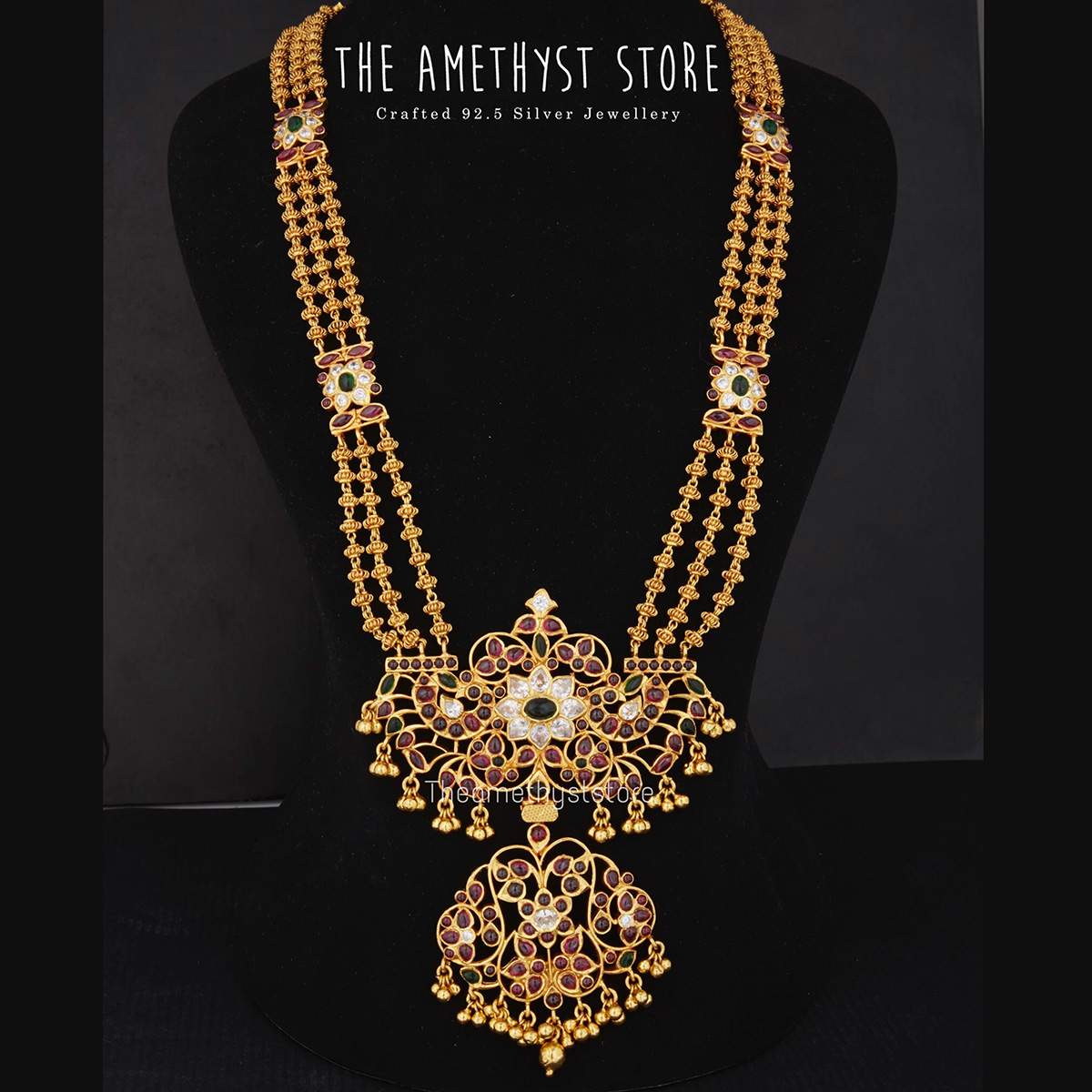 traditional-south-indian-bridal-jewellery-collections-online (10)