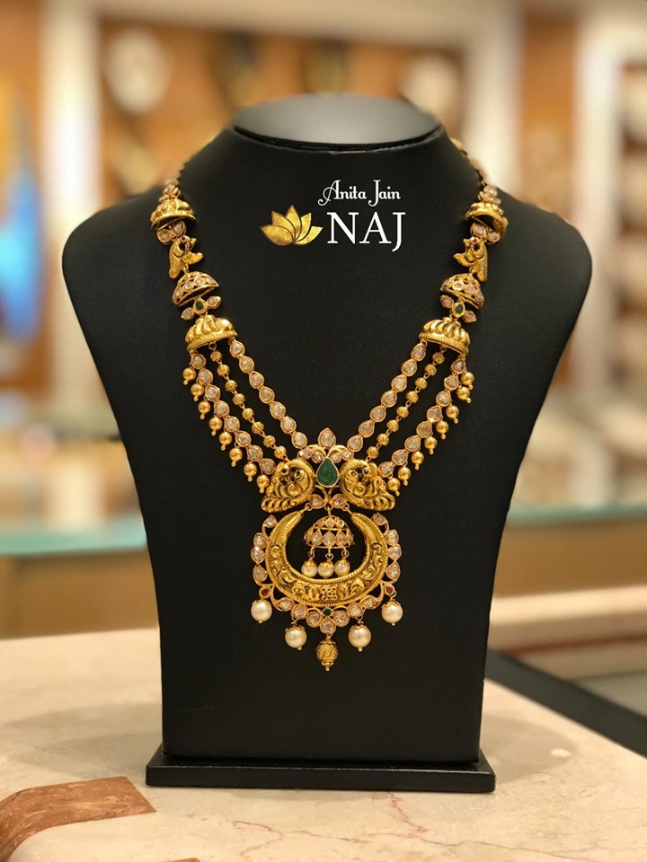 Latest gold antique store necklace designs