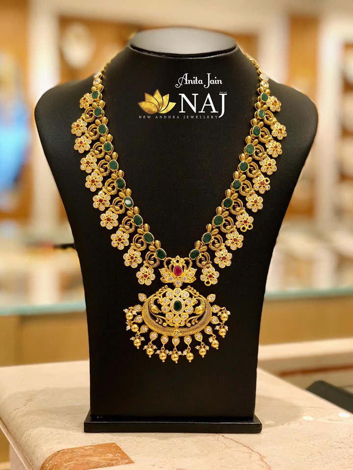 Brillant Gold Antique Collections From Naj Jewellery