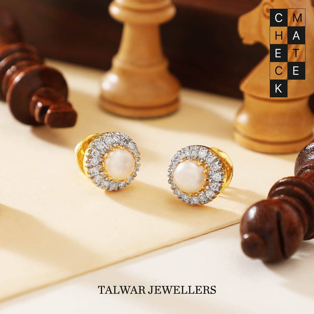 Diamond-ear-studs-designs-2019 (2)