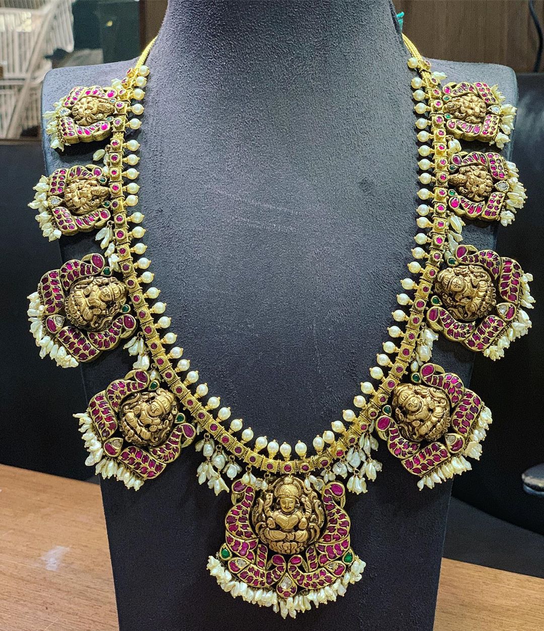 shop-south-indian-gold-haram-designs-online (13)