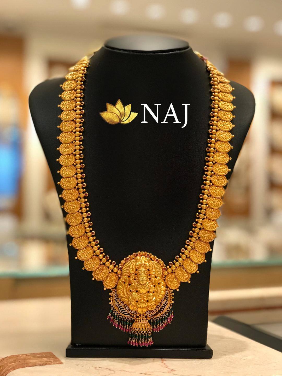 traditional-gold-necklace-designs-12