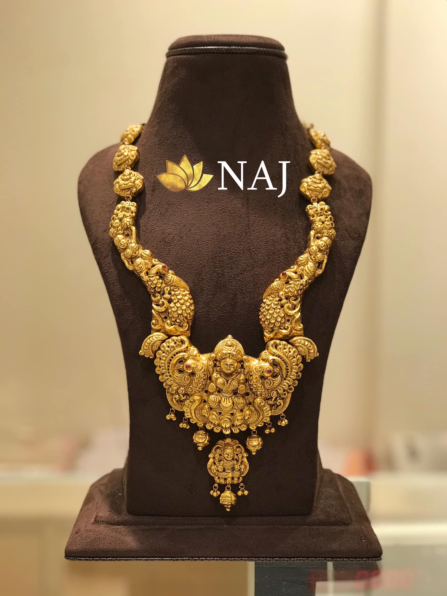 21 Most Beautiful Traditional Gold Necklace And Haram Designs • South