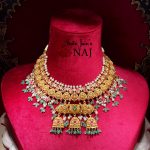 21 Most Beautiful Traditional Gold Necklace & Haram Designs!