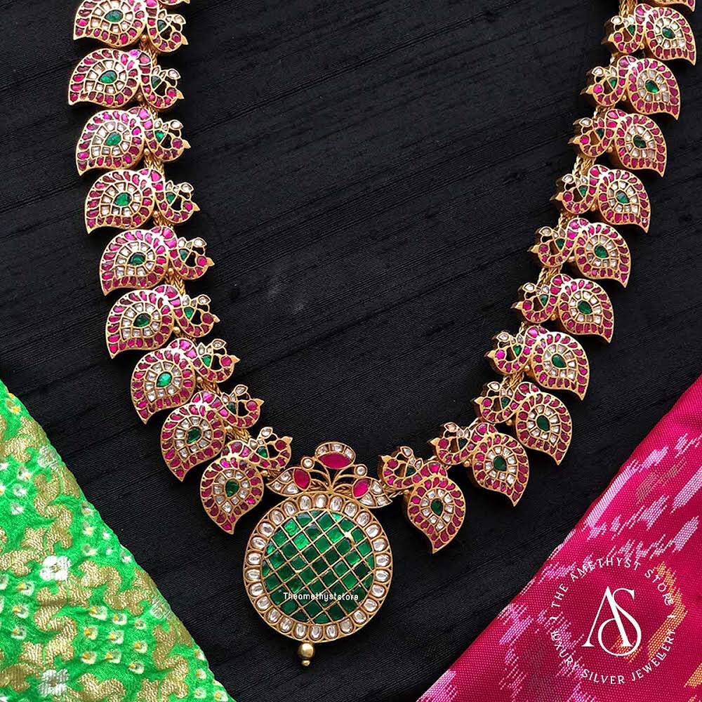 22 carat gold broad and intricate ruby necklace and matching earrings from  Premraj Shantilal Jew… | Gold ruby necklace, Ruby necklace designs, Gold  jewelry necklace