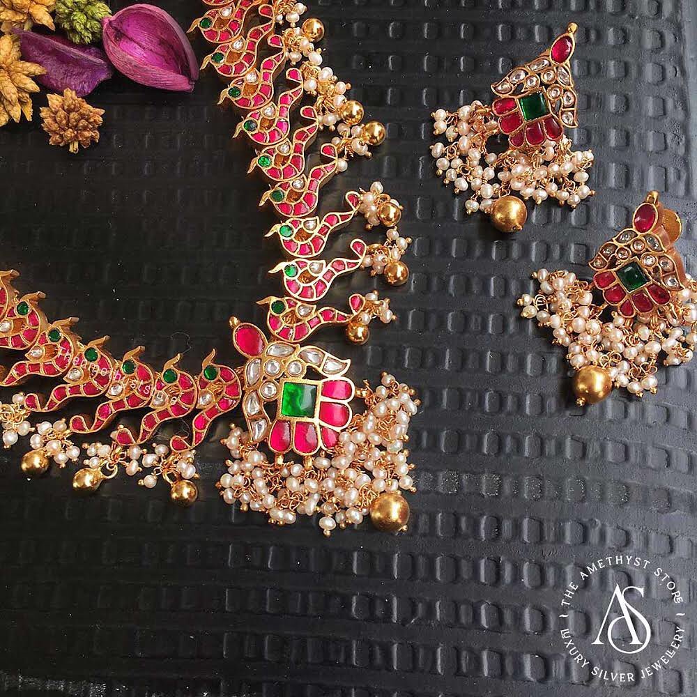 Ruby Red Necklace / Antique Gold Necklace/ Indian Choker/south -    Gold jewellry designs, Bridal necklace designs, Gold jewelry necklace