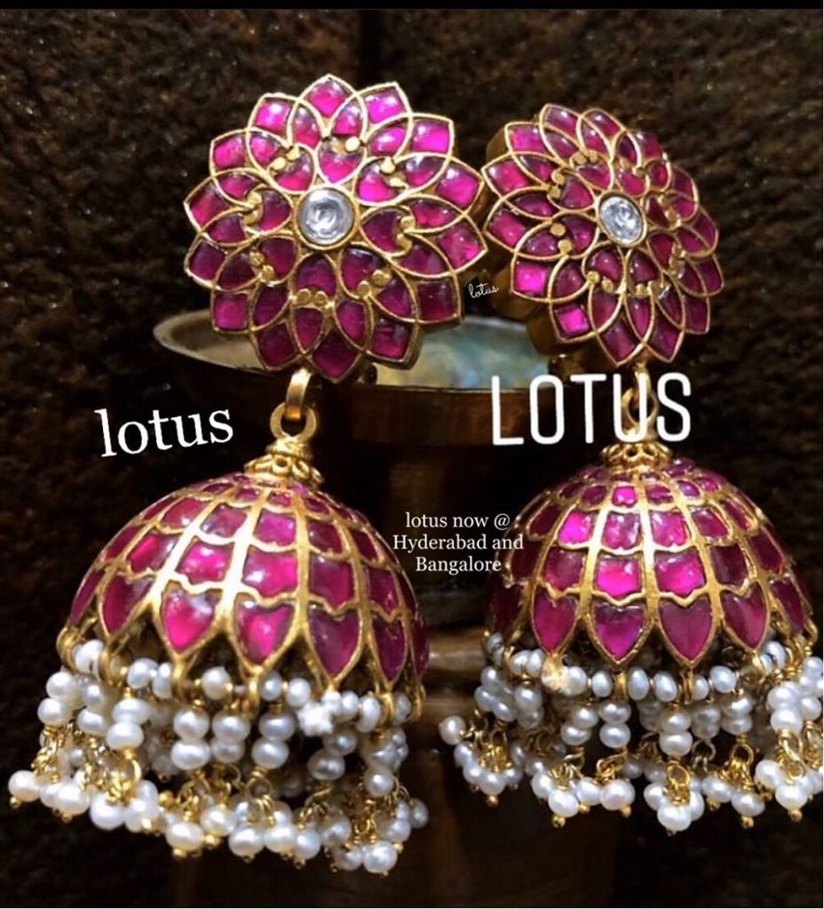 antique-jhumka-earrings