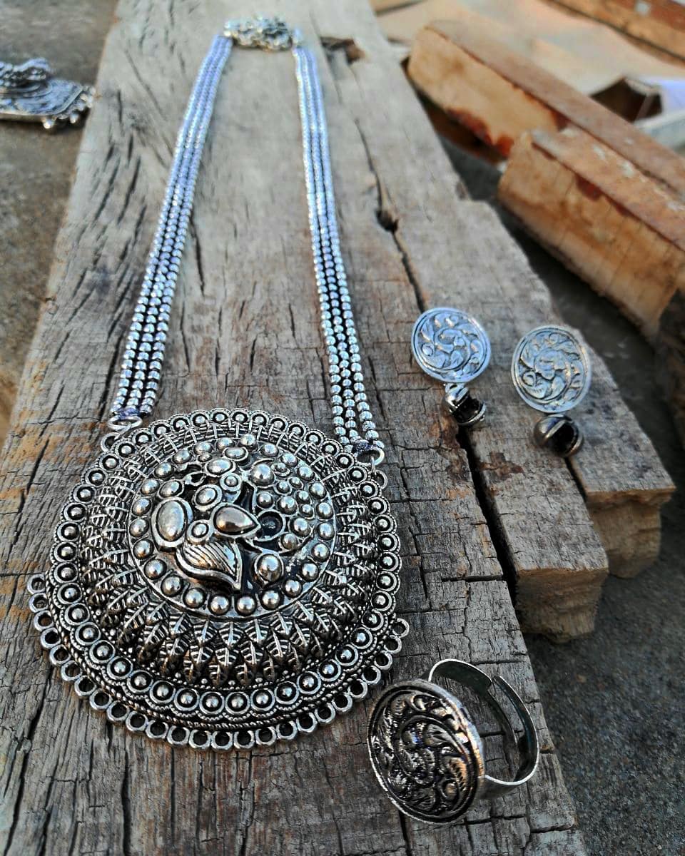 silver-necklace-designs-14