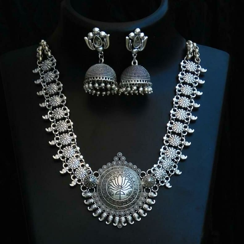 silver-necklace-designs-15