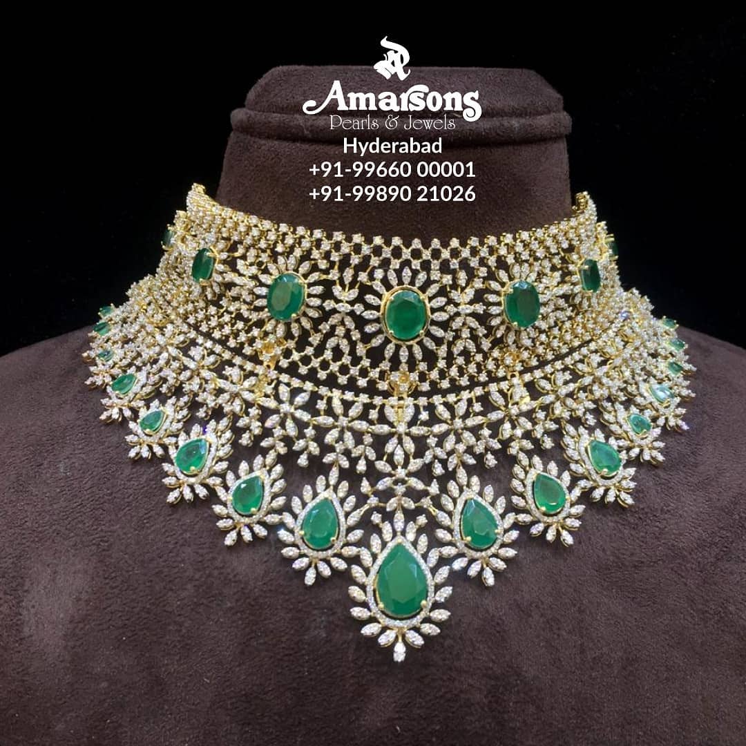 10 lakh store diamond necklace