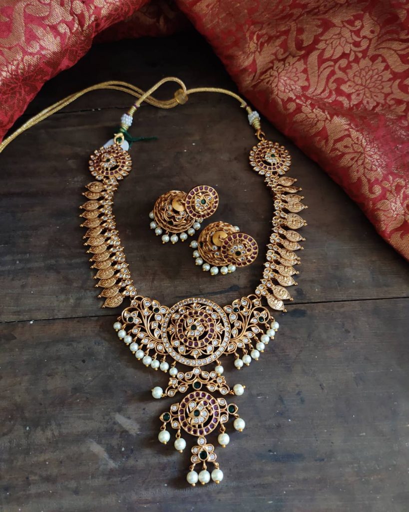 antique-southindian-necklace-designs-8