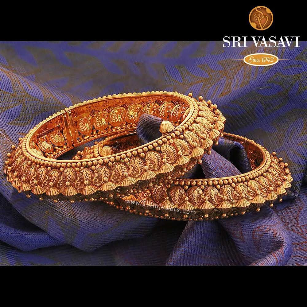 gold-antique-bangles-designs-11