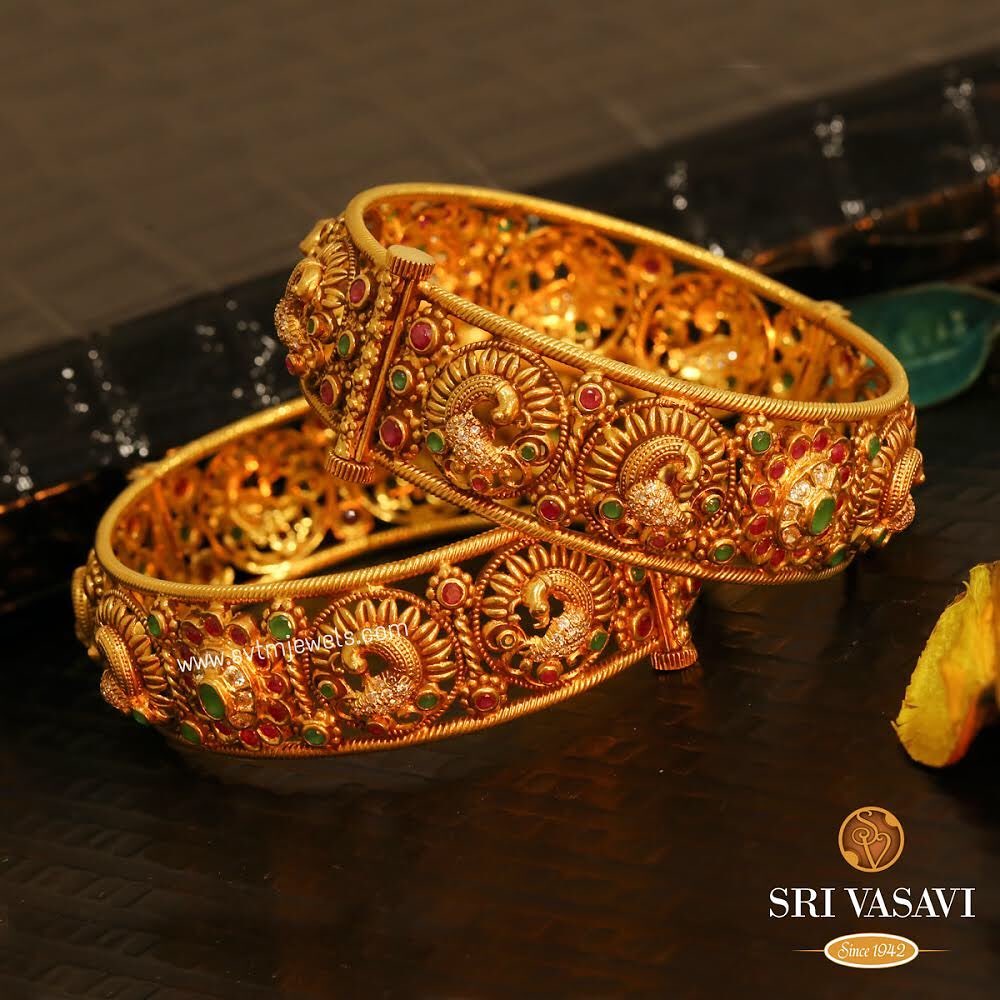 gold-antique-bangles-designs-3