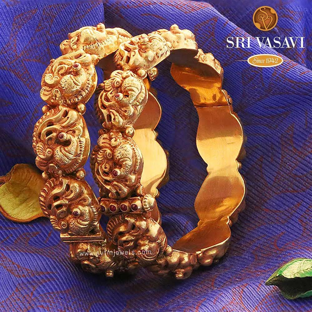 gold-antique-bangles-designs-4