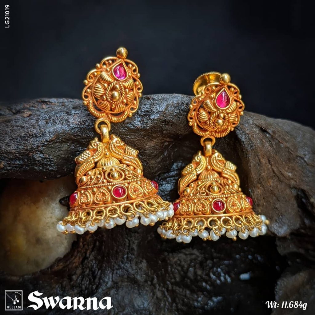 antique-gold-jhumka-designs-12