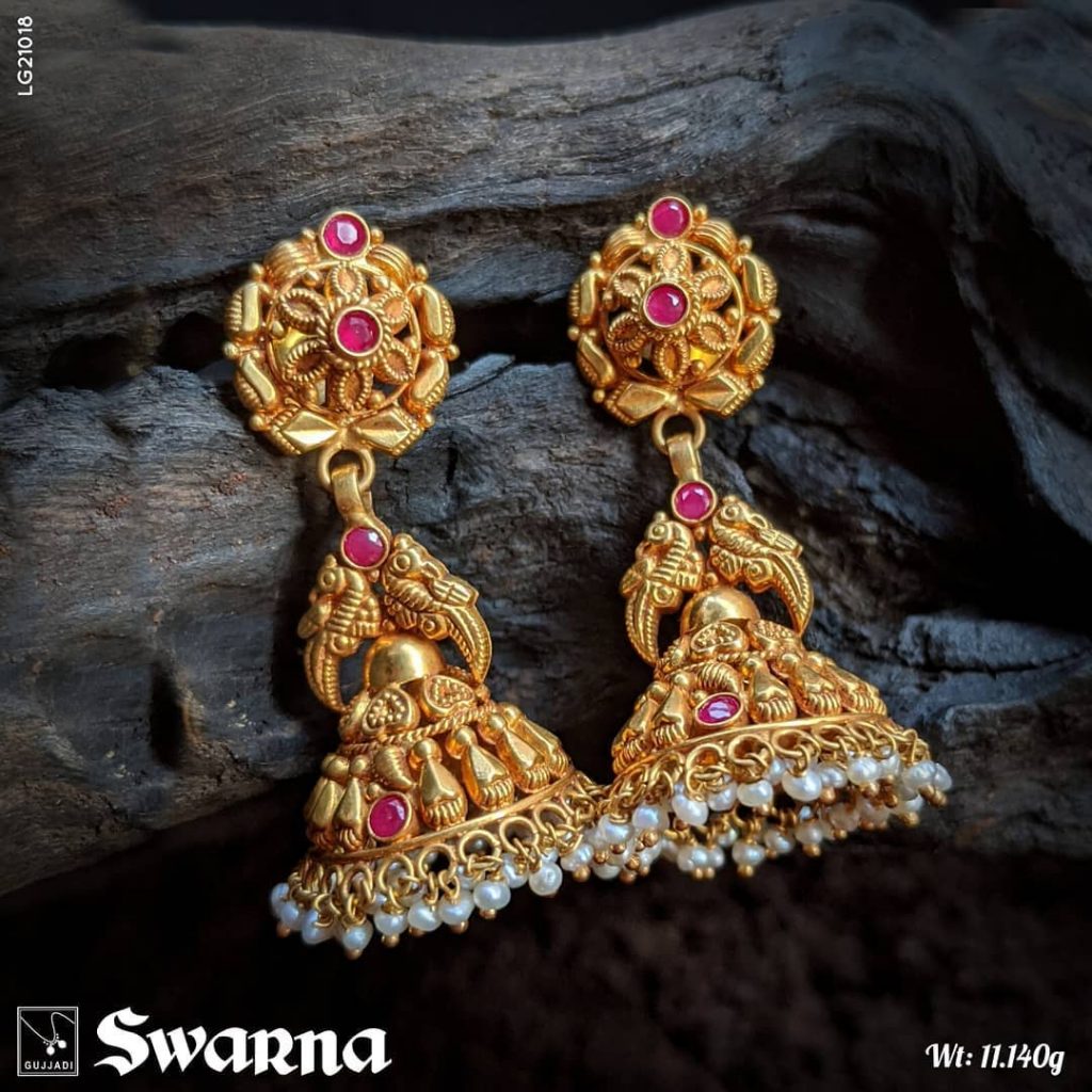 antique-gold-jhumka-designs-15