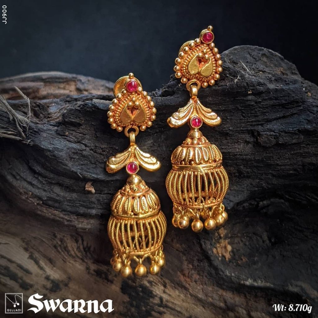 antique-gold-jhumka-designs-9