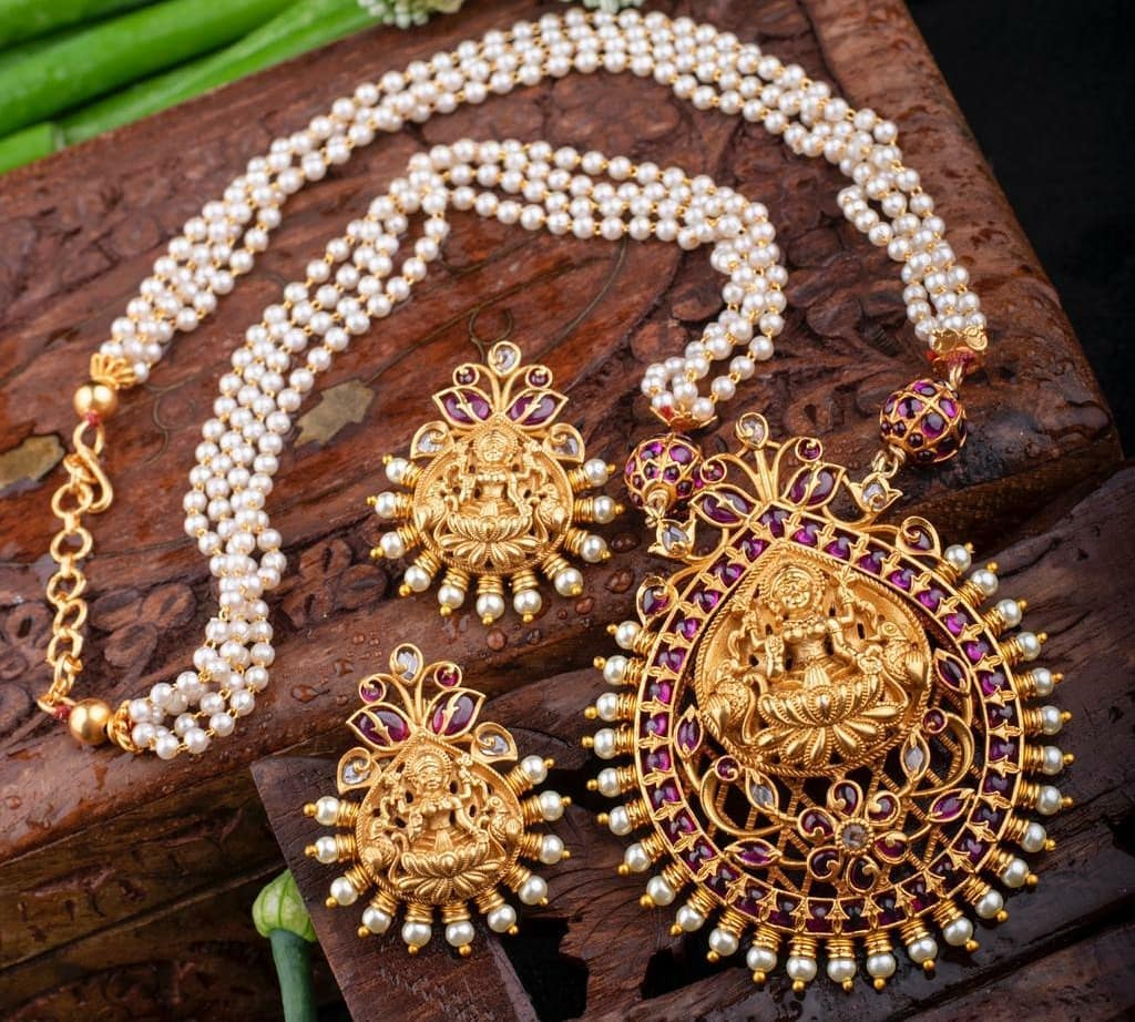 antique-lakshmi-necklace-designs-1