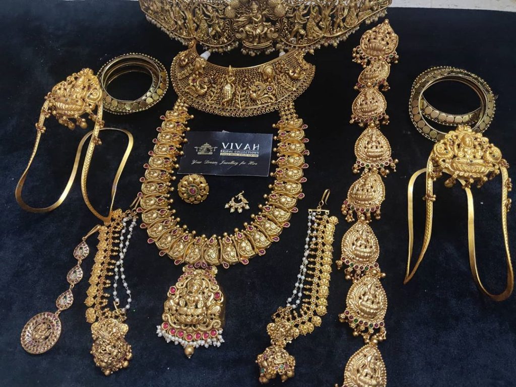 south-indian-bridal-jewellery-set-online-2