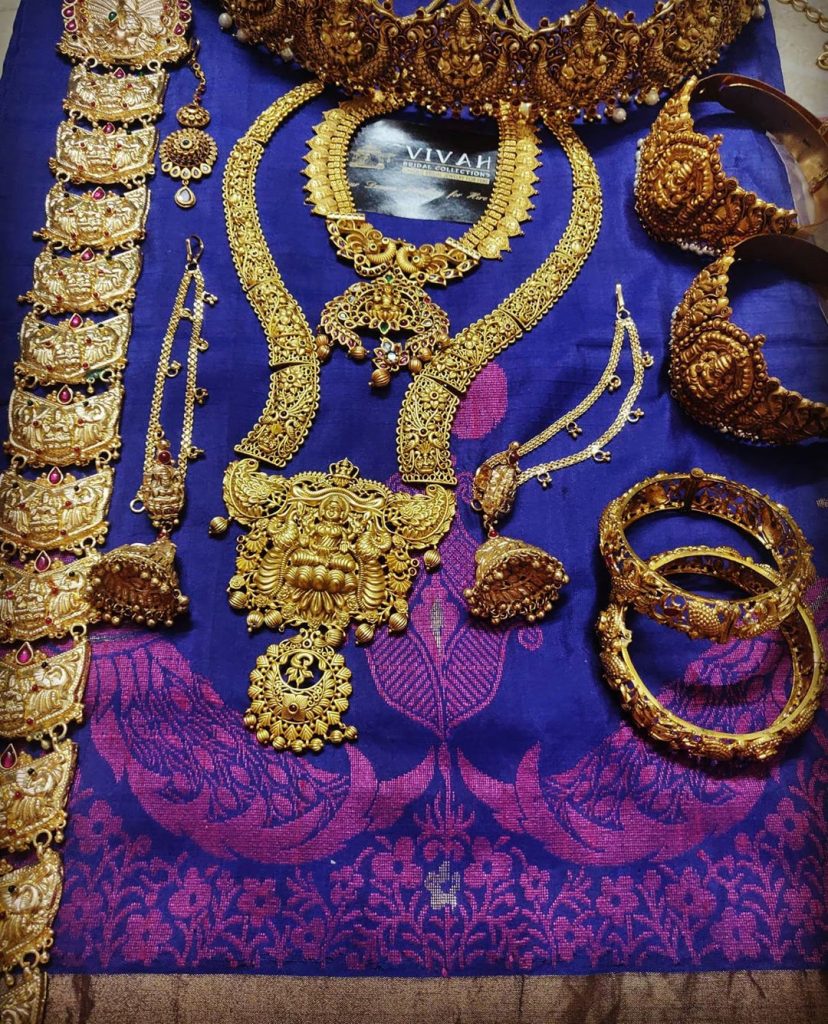 south-indian-bridal-jewellery-set-online-8