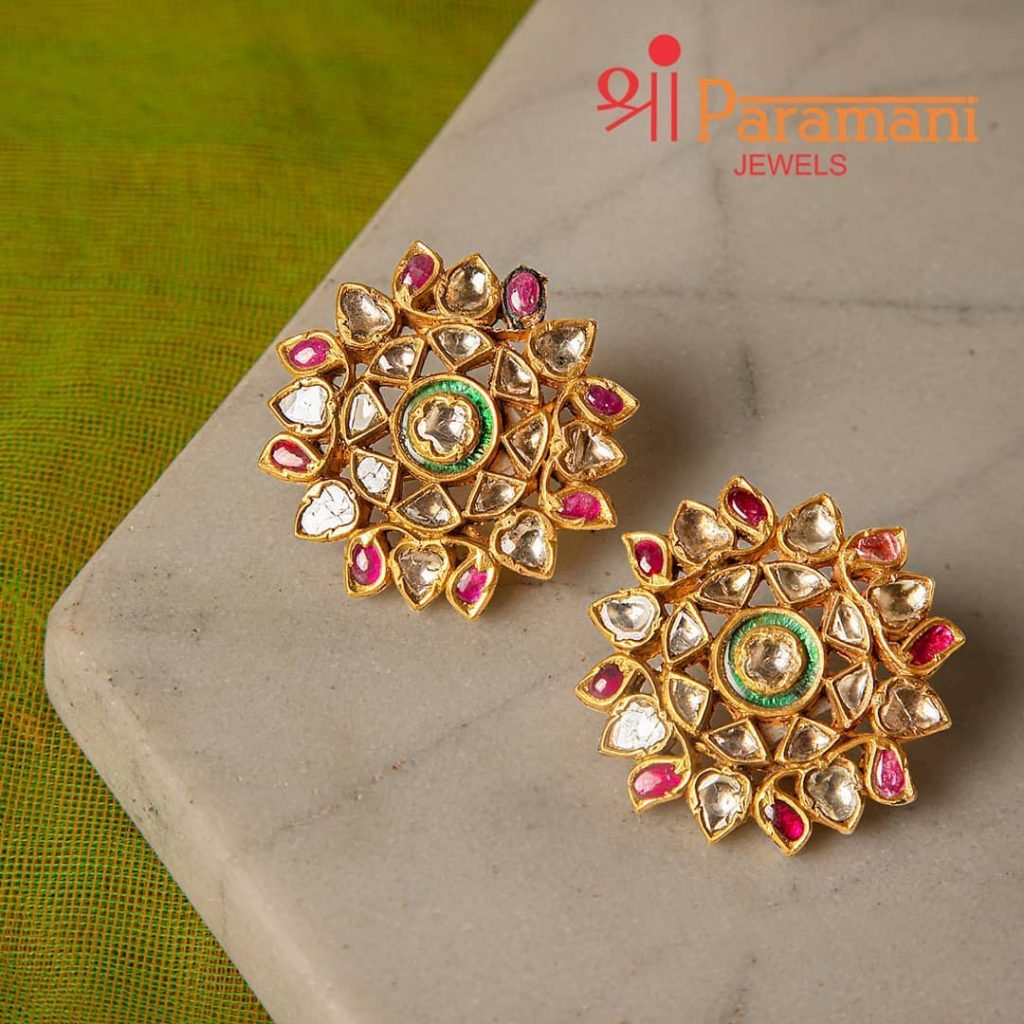 trendy-earrings-for-saree-11