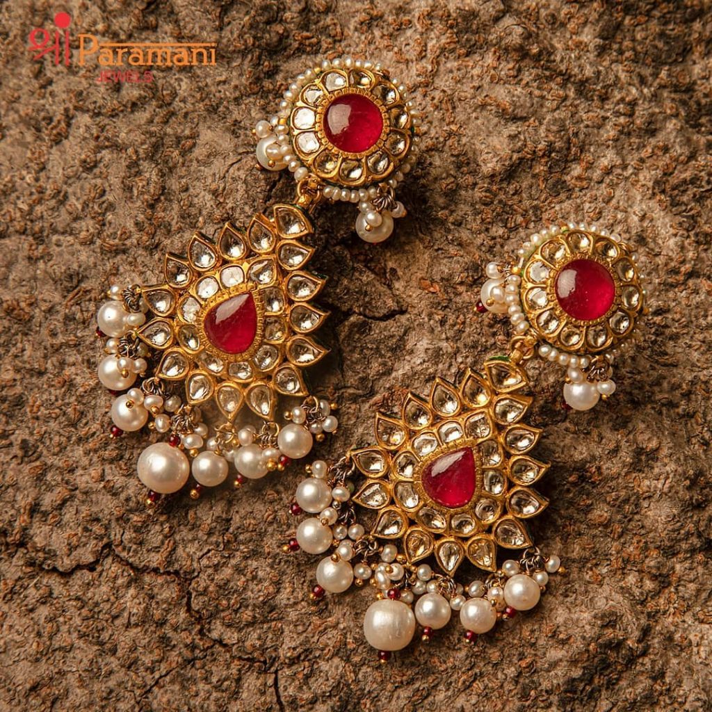 trendy-earrings-for-saree-14