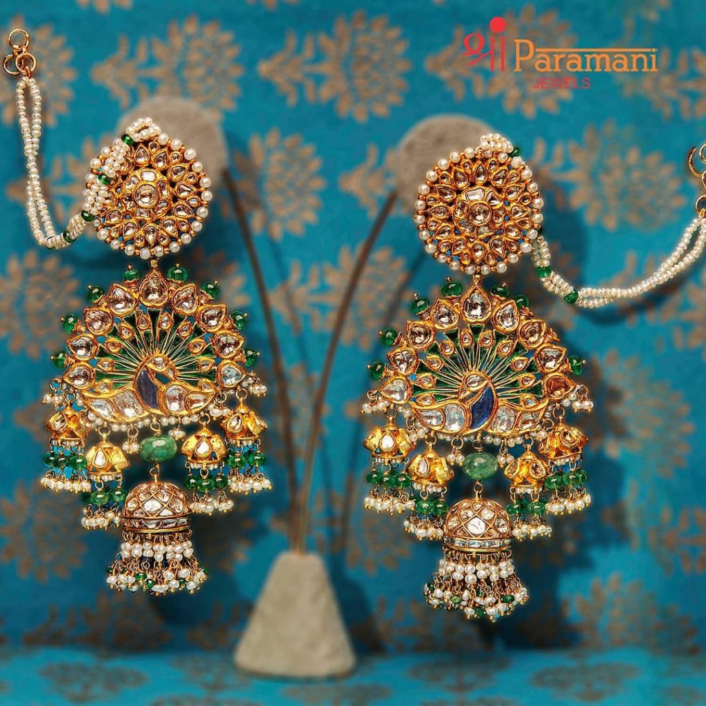 trendy-earrings-for-saree-2