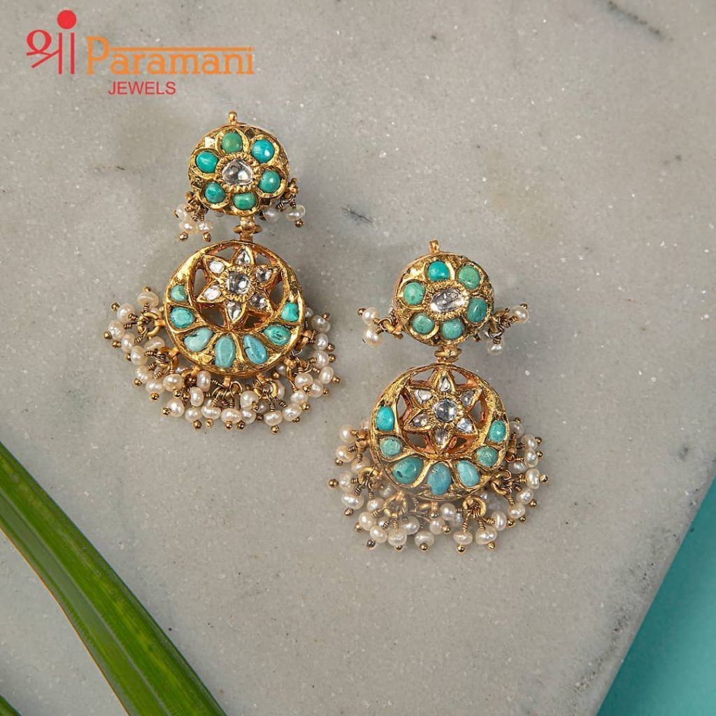 trendy-earrings-for-saree-6