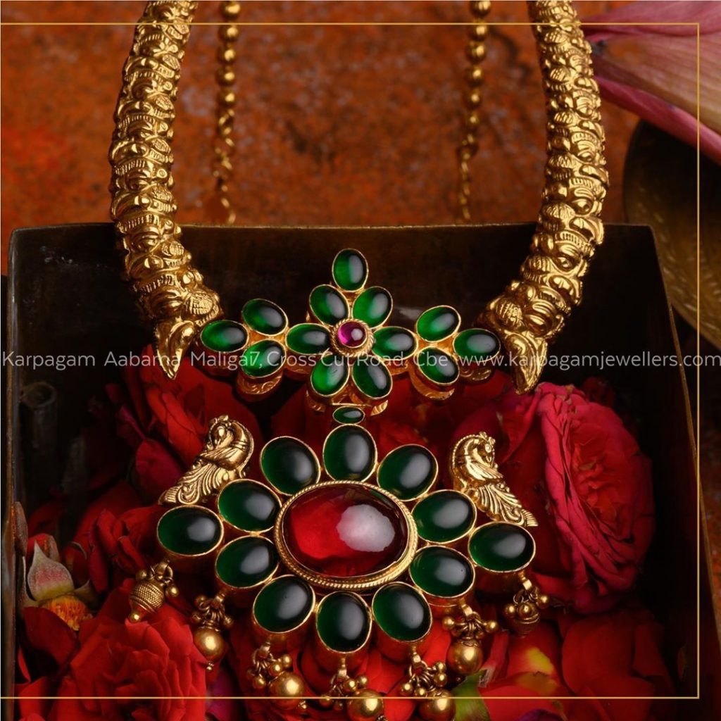 antique-gold-jewellery-design-images-10